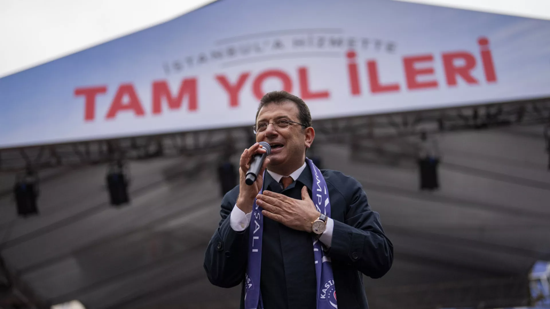 Ekrem İmamoğlu CHP'nin cumhurbaşkanı adayı olmak için başvuru yaptı