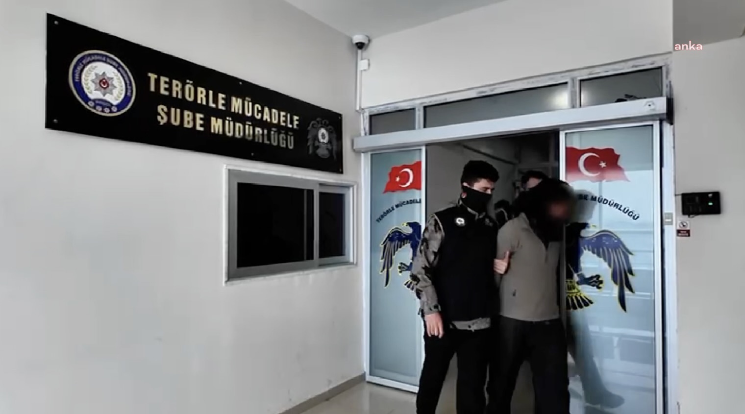 Bingöl merkezi 3 ildeki DAEŞ operasyonunda gözaltına alınan 12 şüpheliden 3'ü tutuklandı