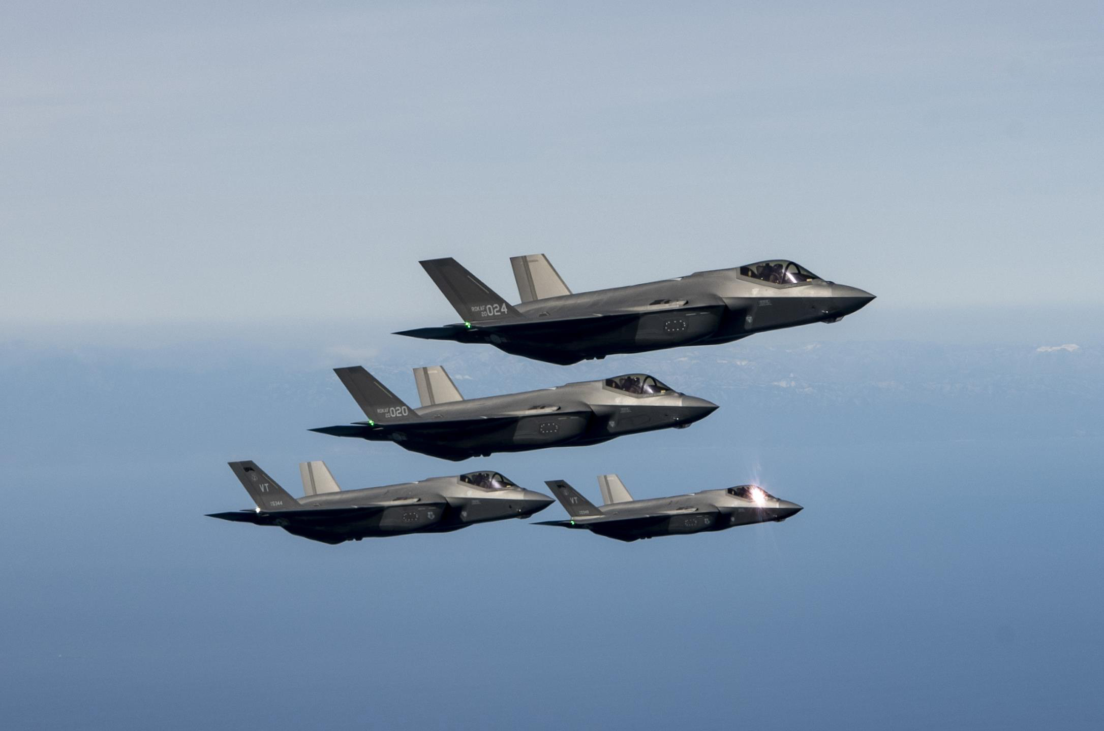 ABD medyası: Trump, Türkiye'ye yaptırımları kaldırmayı ve yeniden F-35 satışını değerlendiriyor