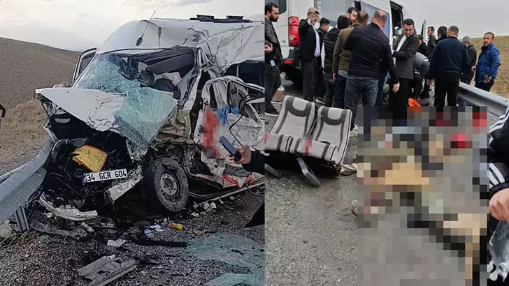 Van'da kamyonla yolcu minibüsü çarpıştı; 7 ölü, 12 yaralı