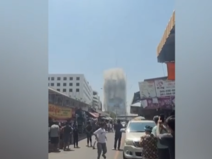 Myanmar'da yer yerinden oynadı: Depremde gökdelen böyle çöktü