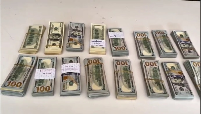DOLANDIRICI 155000 dolar ile yakalandı