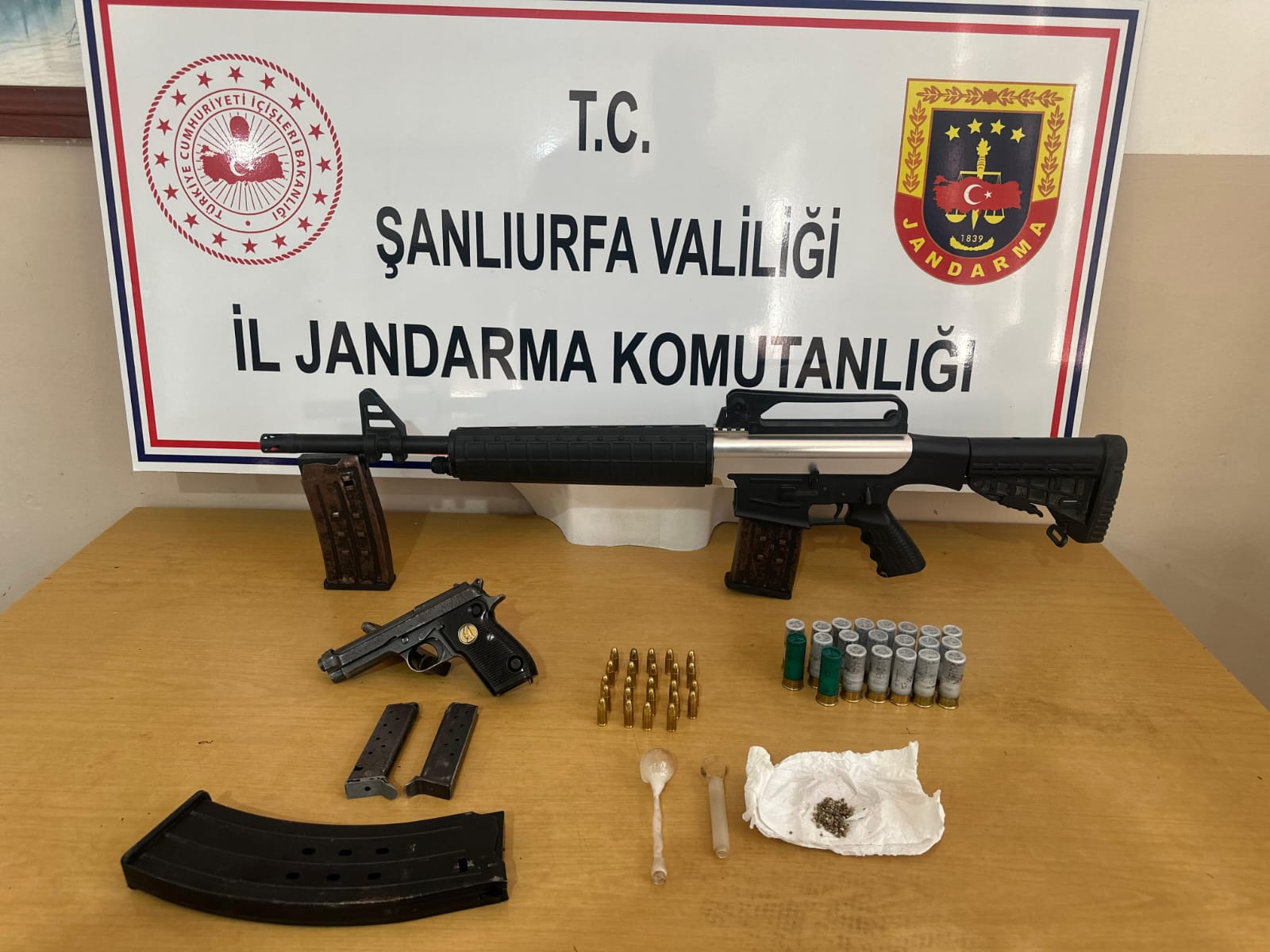 SİLAH KAÇAKÇILARINA OPERASYON 