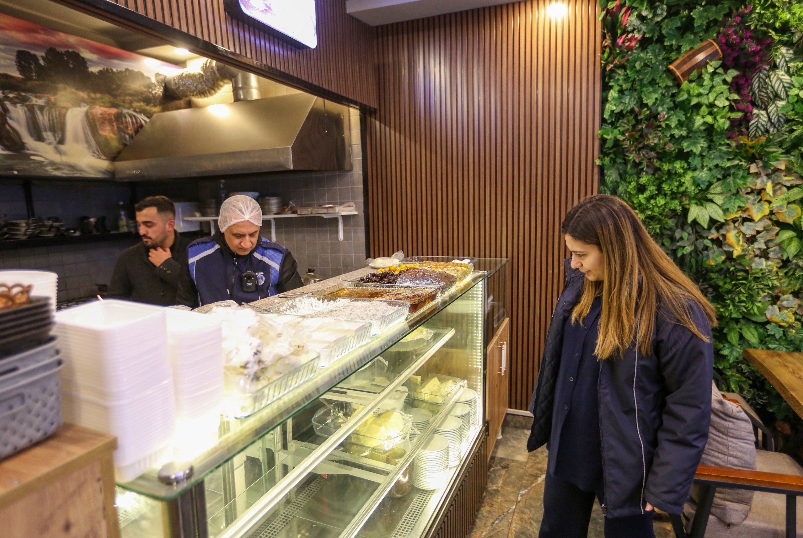 Büyükşehir zabıtası kahvaltı salonlarını denetledi
