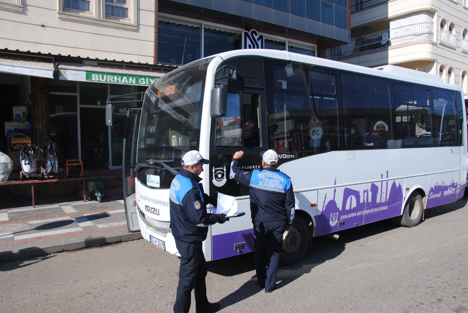  ŞANLIURFA BÜYÜKŞEHİR BELEDİYESİ’NDEN ÖZEL HALK OTOBÜSLERİNE KAPSAMLI DENETİM 