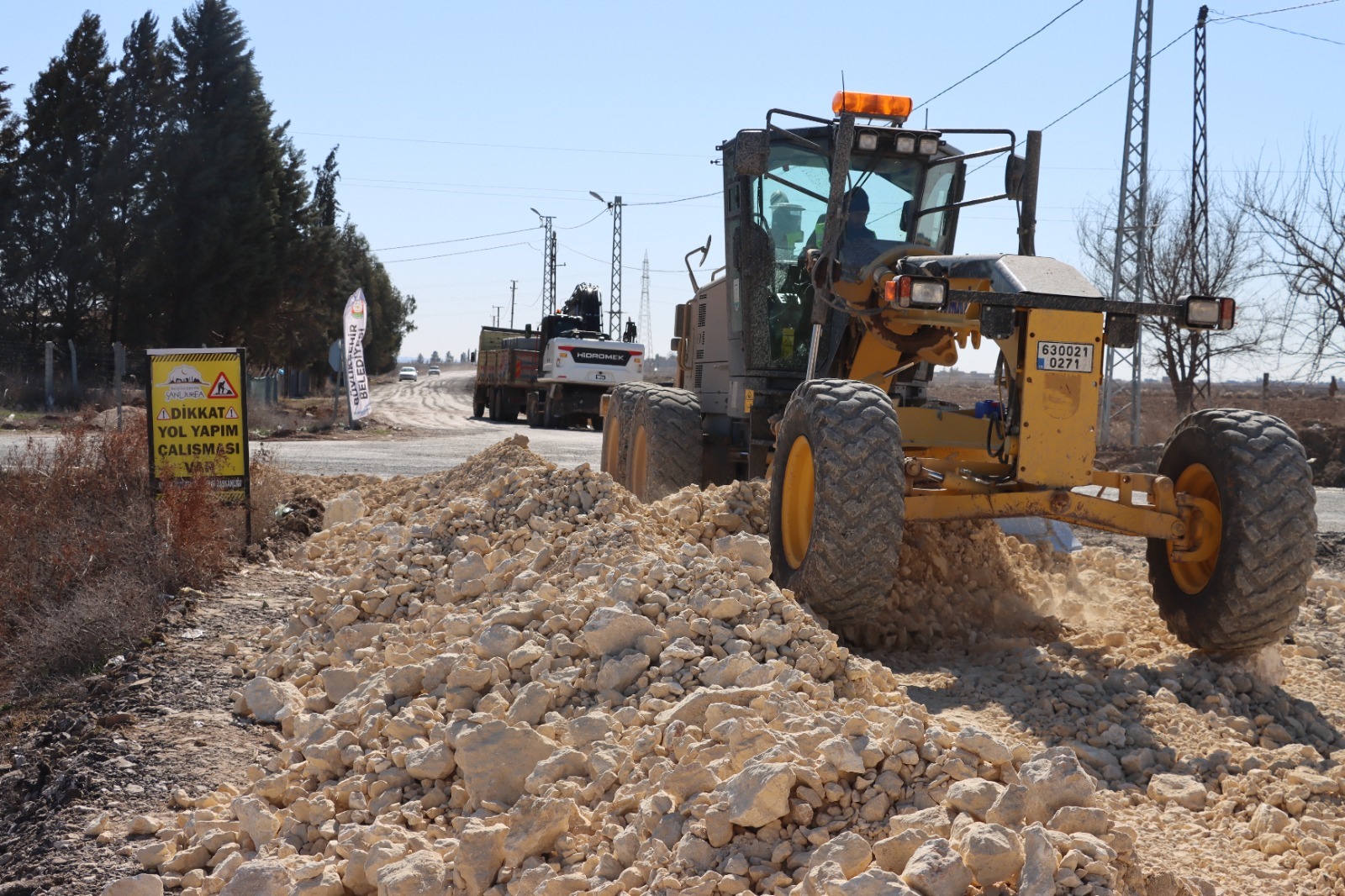  YARDIMCI İLE HARRAN ARASI GRUP YOLU İÇİN ÇALIŞMALAR HIZLA DEVAM EDİYOR