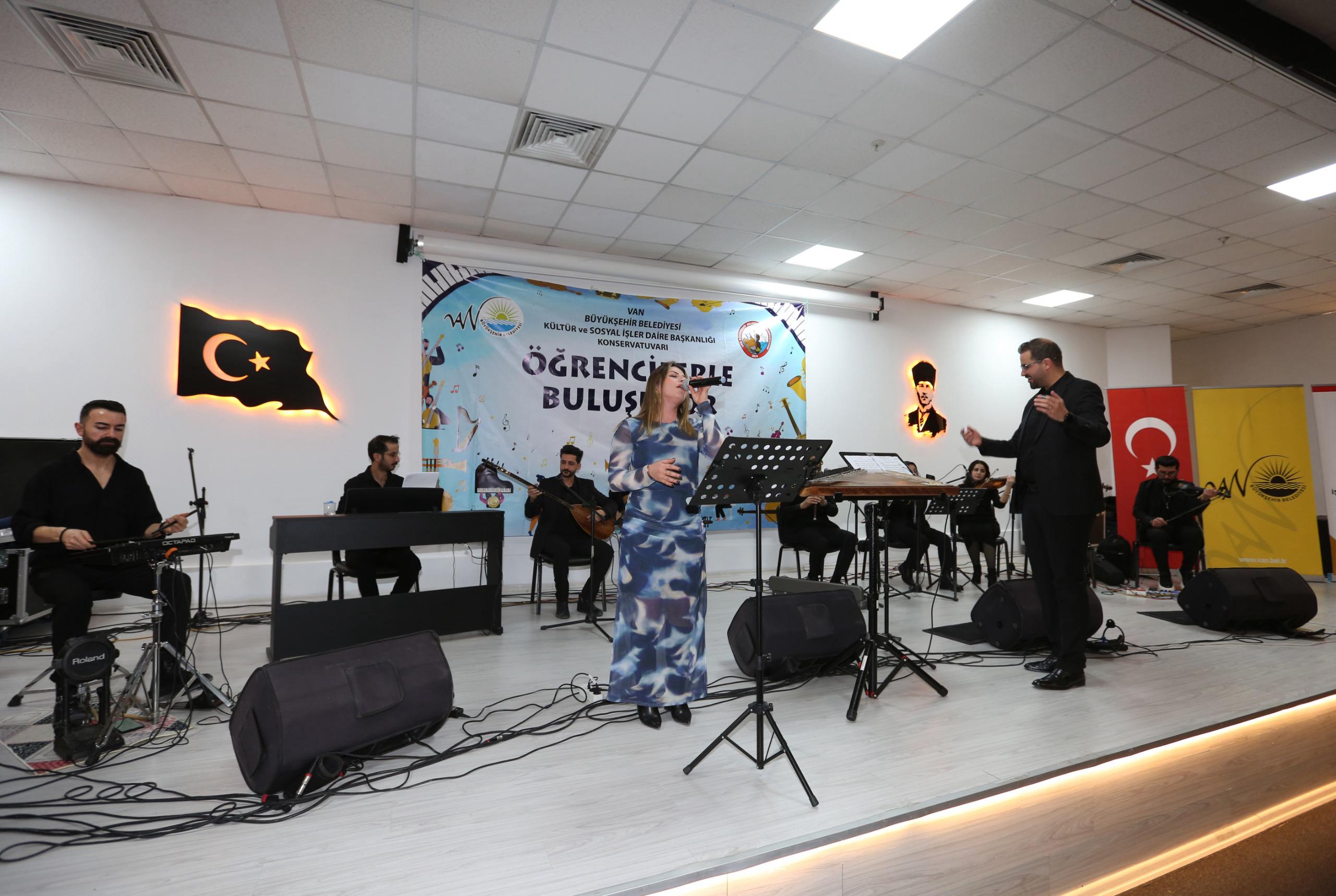 VAN BÜYÜKŞEHİR BELEDİYESİ KONSERVATUVARI ÖĞRENCİLERLE BULUŞUYOR