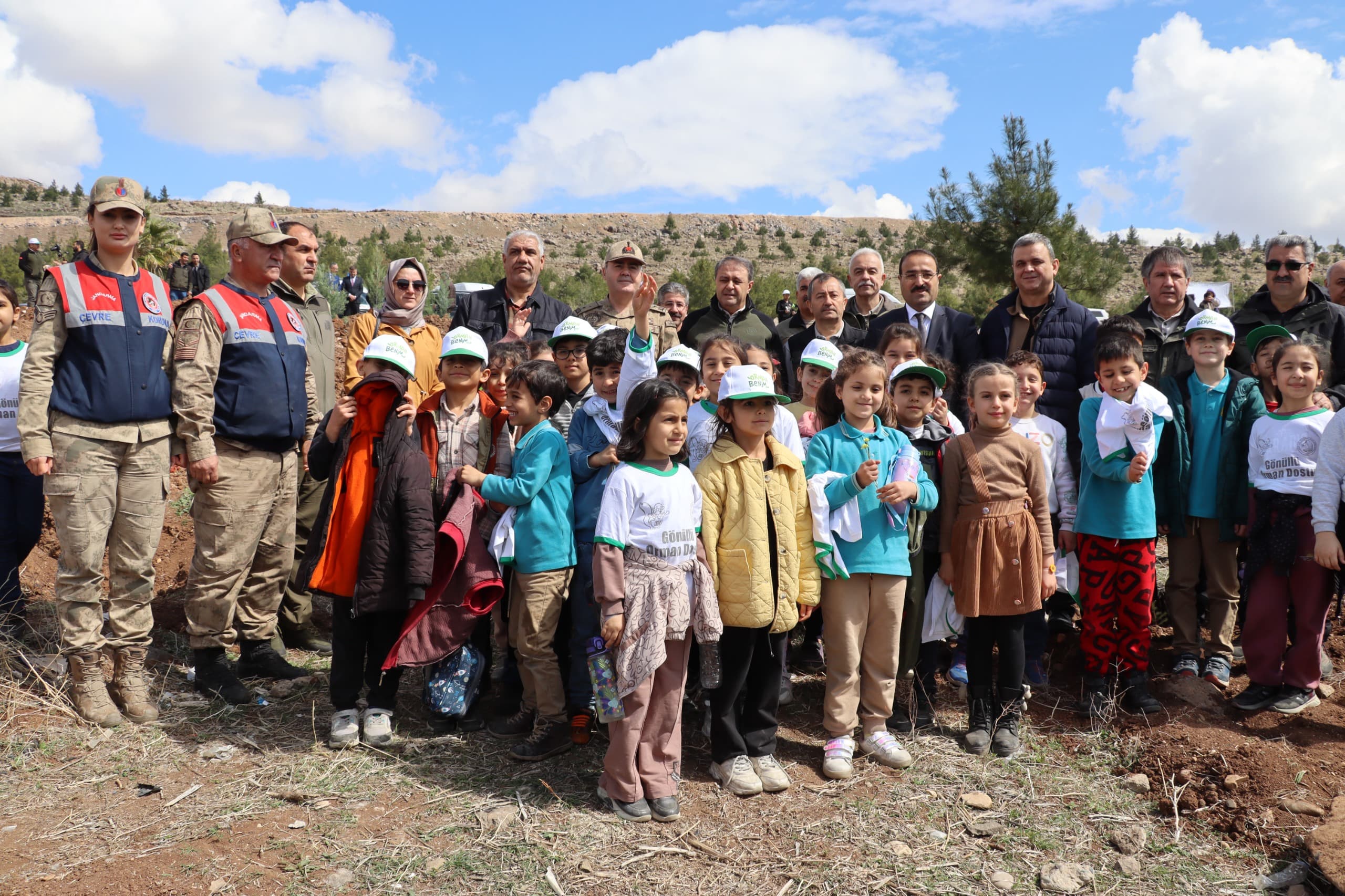 ORMAN HAFTASINDA  JANDARMA AĞAÇ DİKTİ