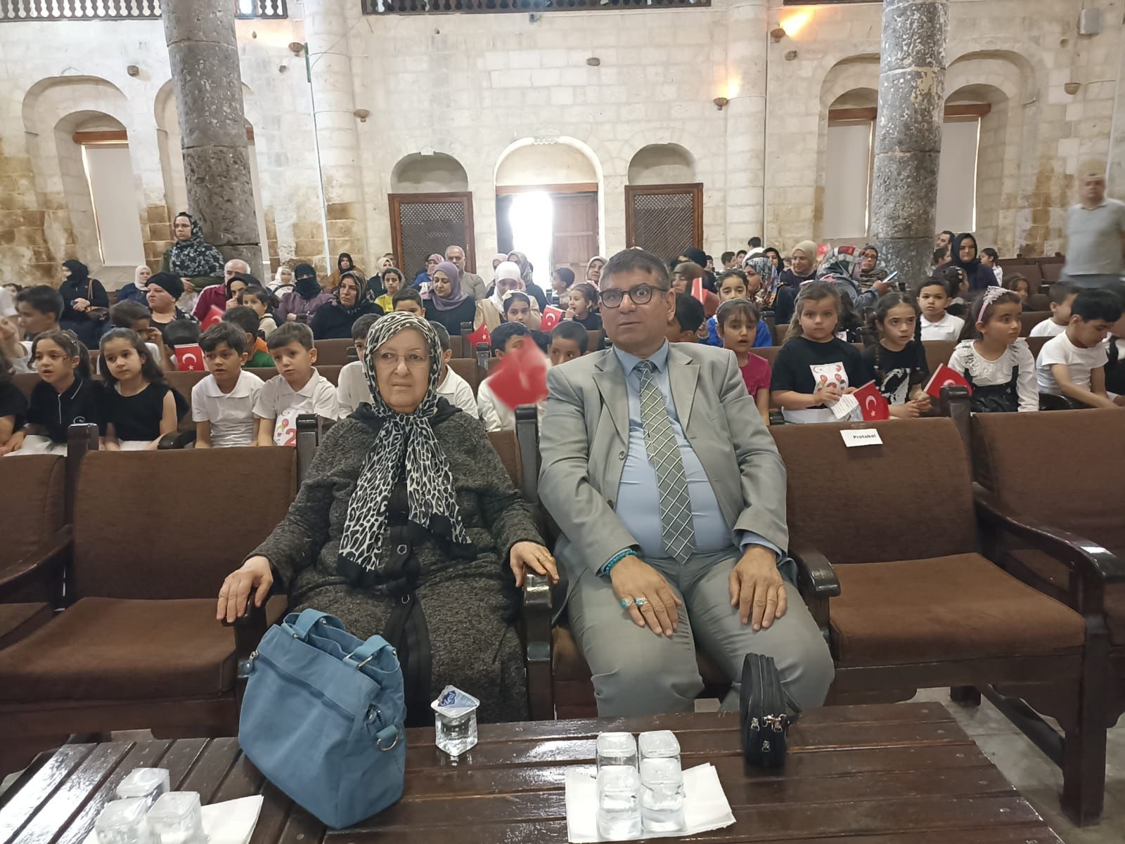 Güllüoğlu: Cumhuriyet'e sahip çıkın.  dedi