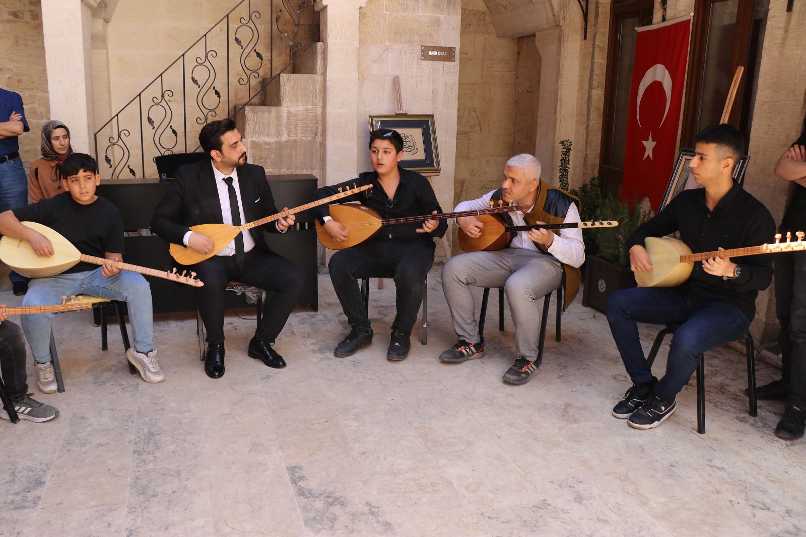 HALİLİYE'DE KURSİYERLERİN SERGİSİ GÖZ DOLDURDU