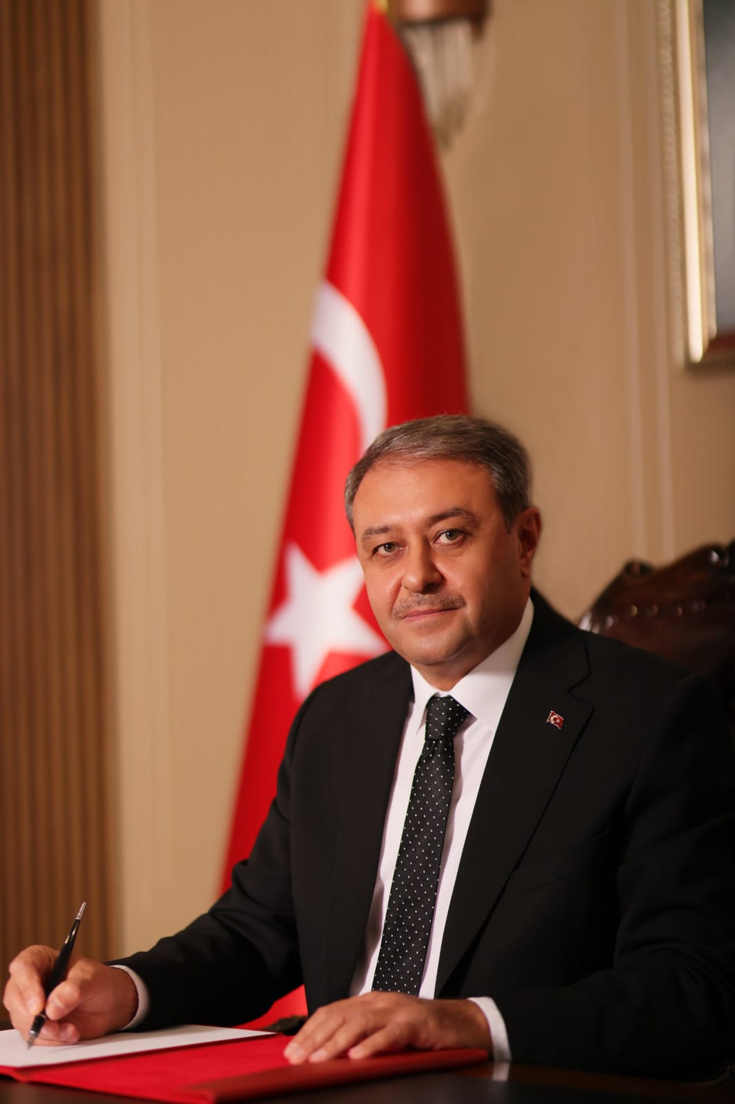 VALİLİK, ŞANLIURFA İÇİN HAYATİ ÖNEM TAŞIYAN KONULARDA İLGİLİ KURUMLARI VE BELEDİYELERİ UYARDI