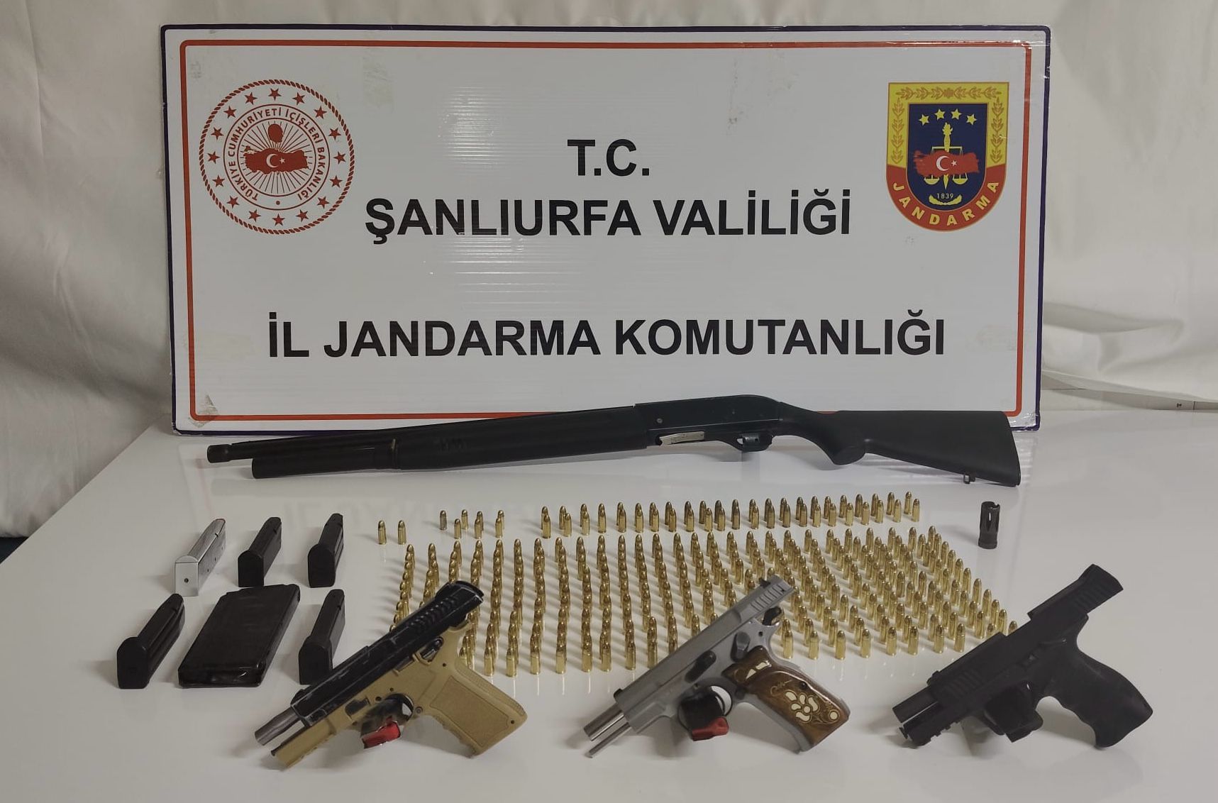 Silahsızlanmaya ve huzurlu yaşamak için mücadele