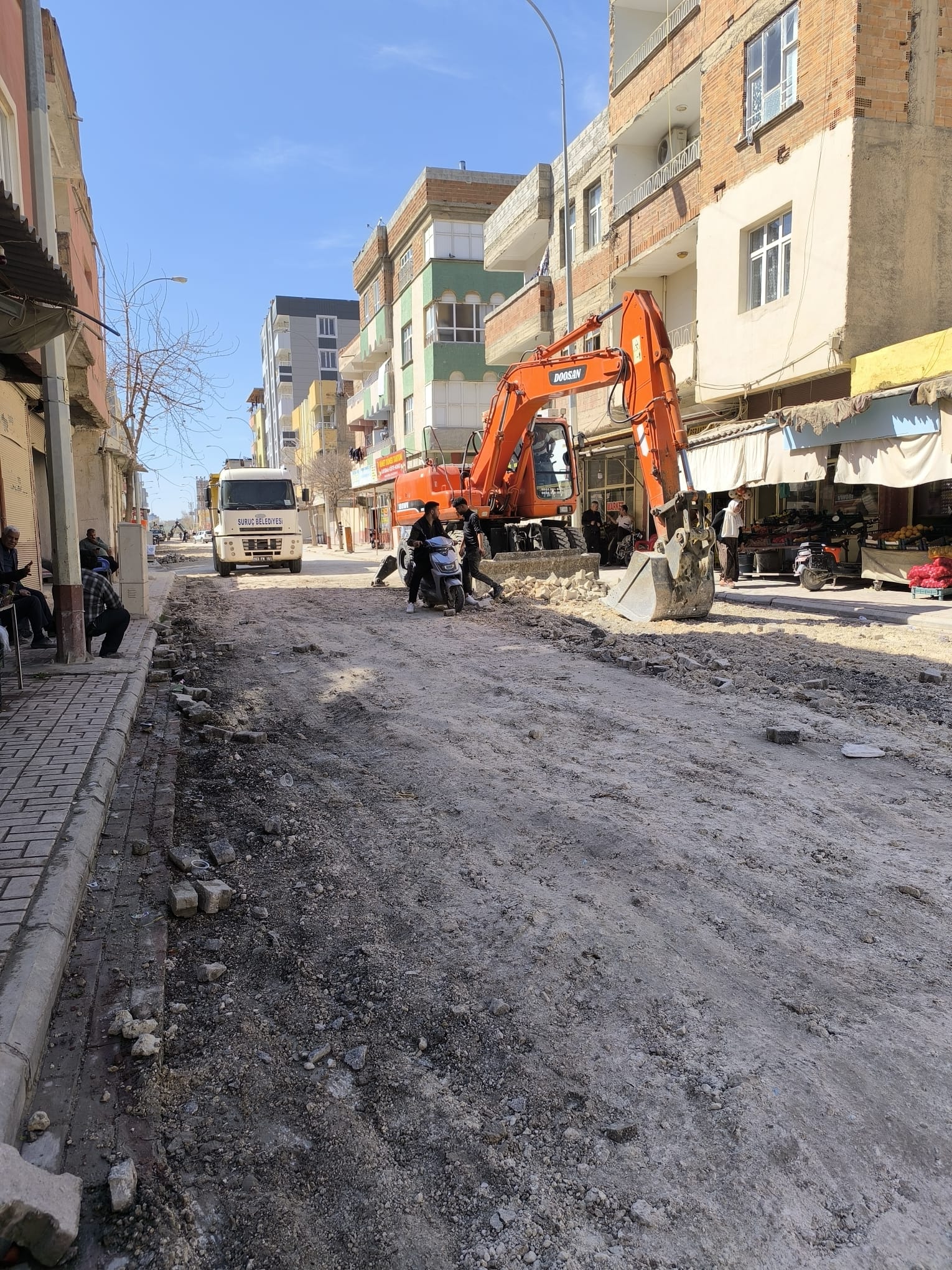 SURUÇ'TA  ALT YAPI  YOL ÇALIŞMALARI  DEVAM EDİYOR