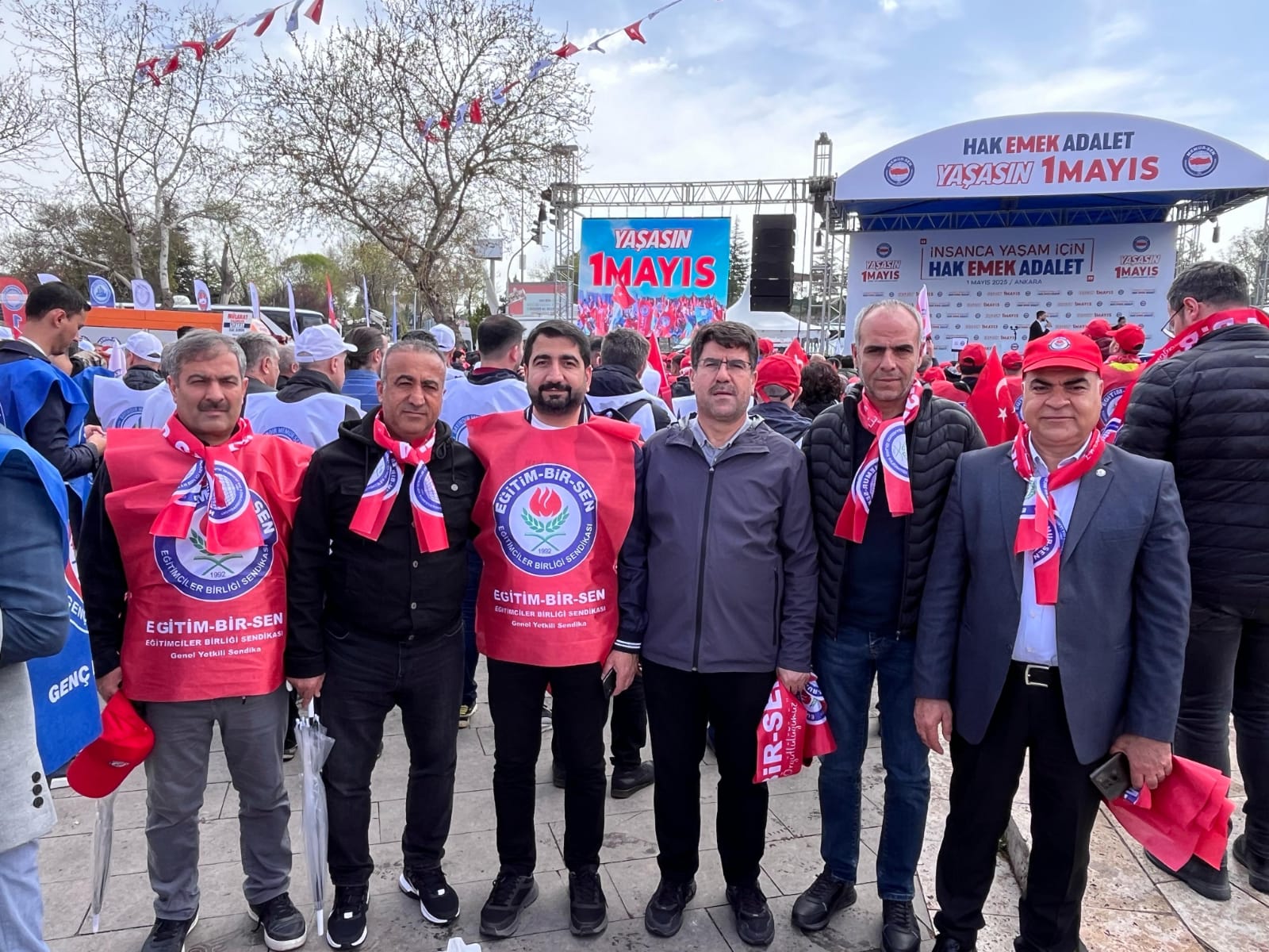 İnsanca Yaşam İçin Hak, Emek, Adalet Yaşasın 1 Mayıs... 
