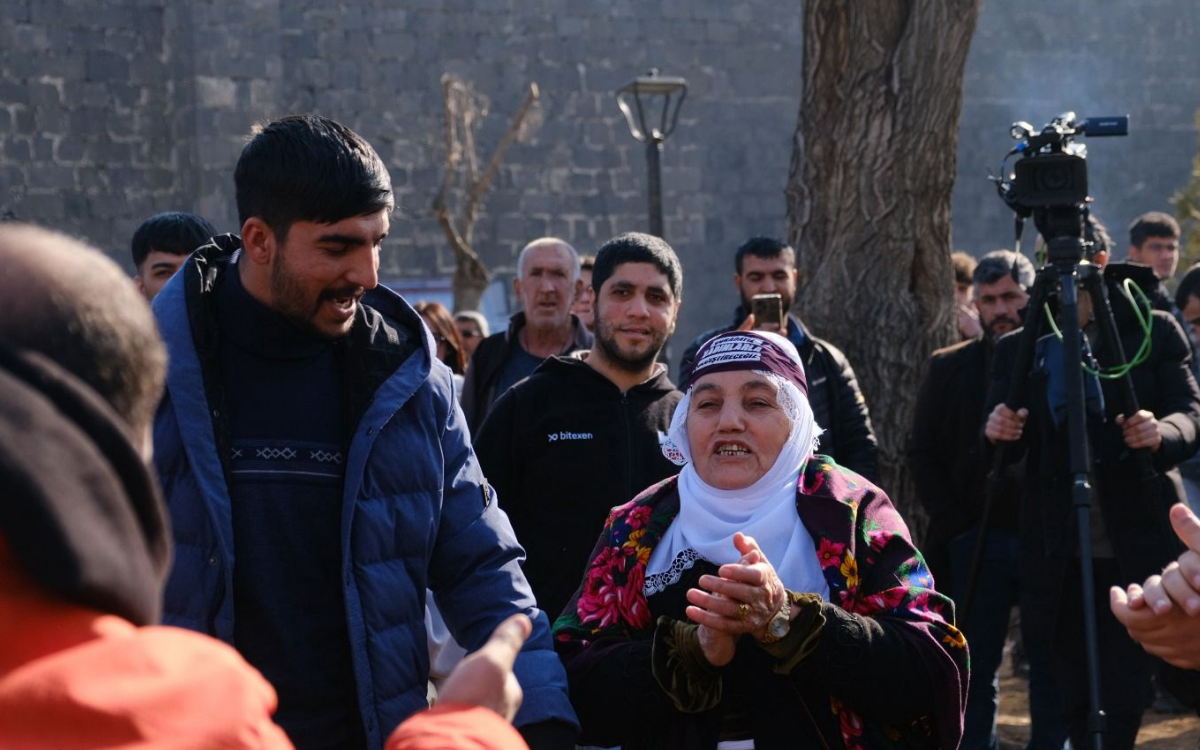 Diyarbakır halkı Öcalan'ın çağrısını bekliyor