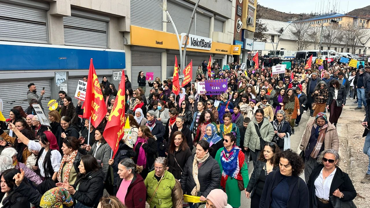 Dersim’in yiğit kadınları meydanlara akın ettiler