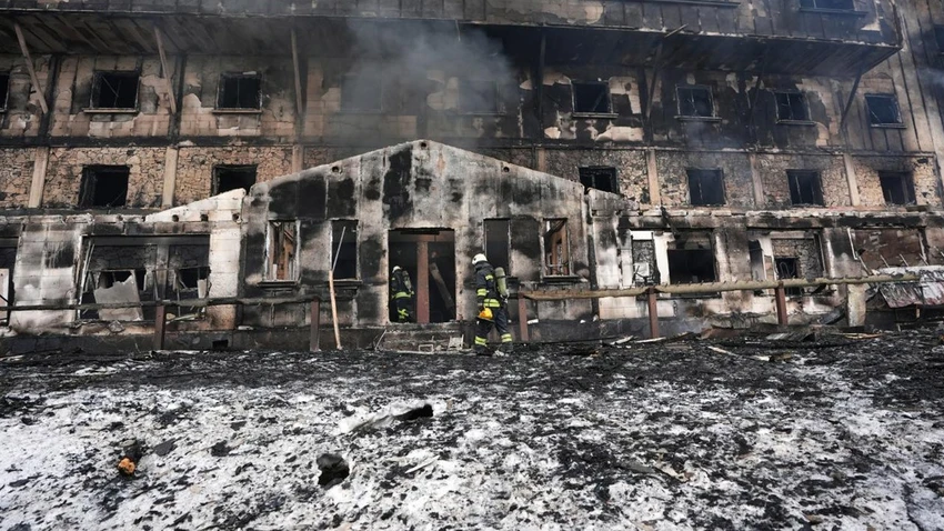 Bolu Kartalkaya'da meydana gelen otel yangınındaki soruşturma derinleşti, gözaltı sayısı 28'e yükseldi.