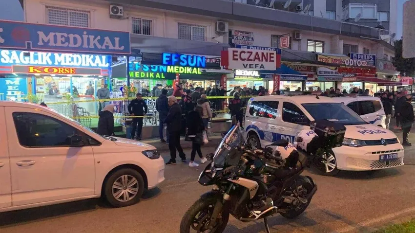 Adana'da medikal ürün satan iş yerine silahlı saldırı: 3 ölü