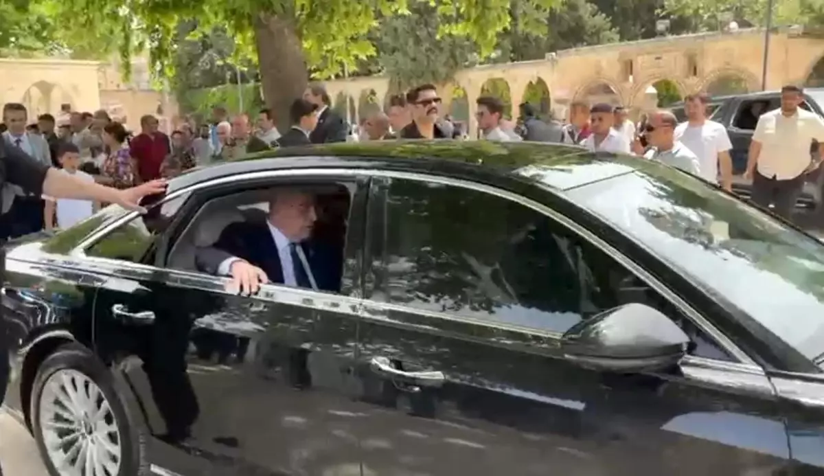 Müsavat Dervişoğlu’nun Balıklıgöl’deki Hareketi Tepki Çekti!