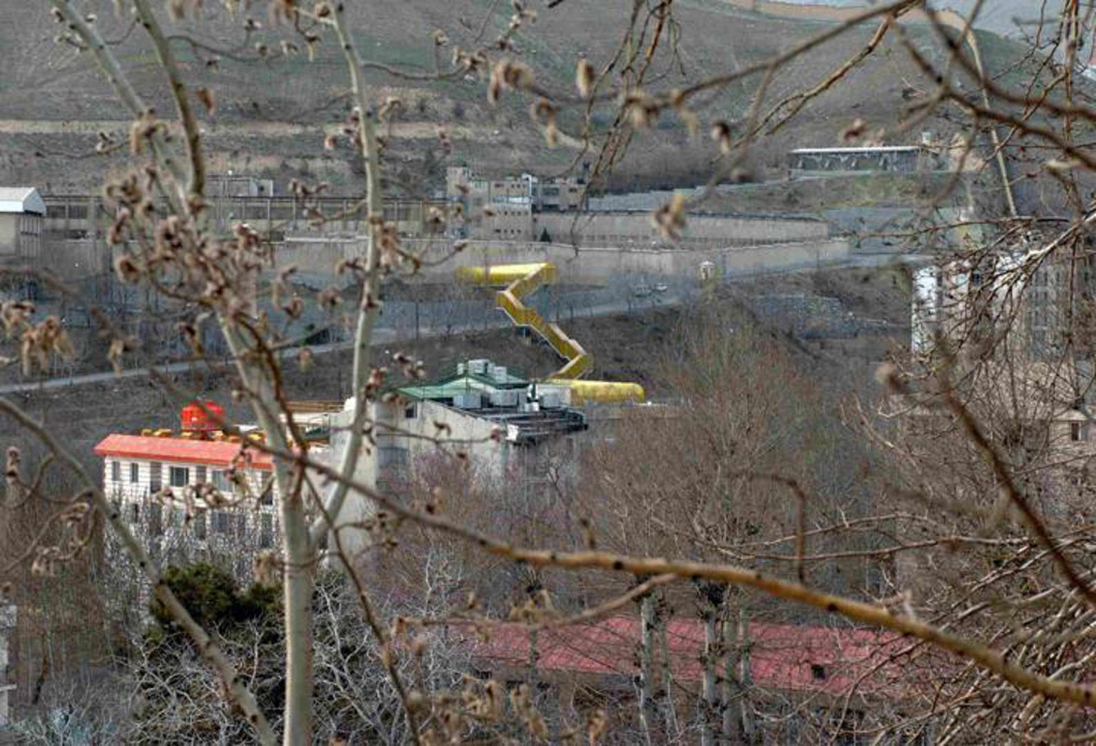 İsrail, İran’da Sembolik Noktayı Vurdu: Evin Cezaevi Hedef Alındı