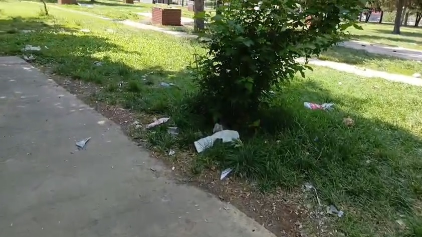 Piknikçiler Urfa’daki Parkı Çöplüğe Çevirdi: Şömine ve Fıskiyelere Zarar Verdiler