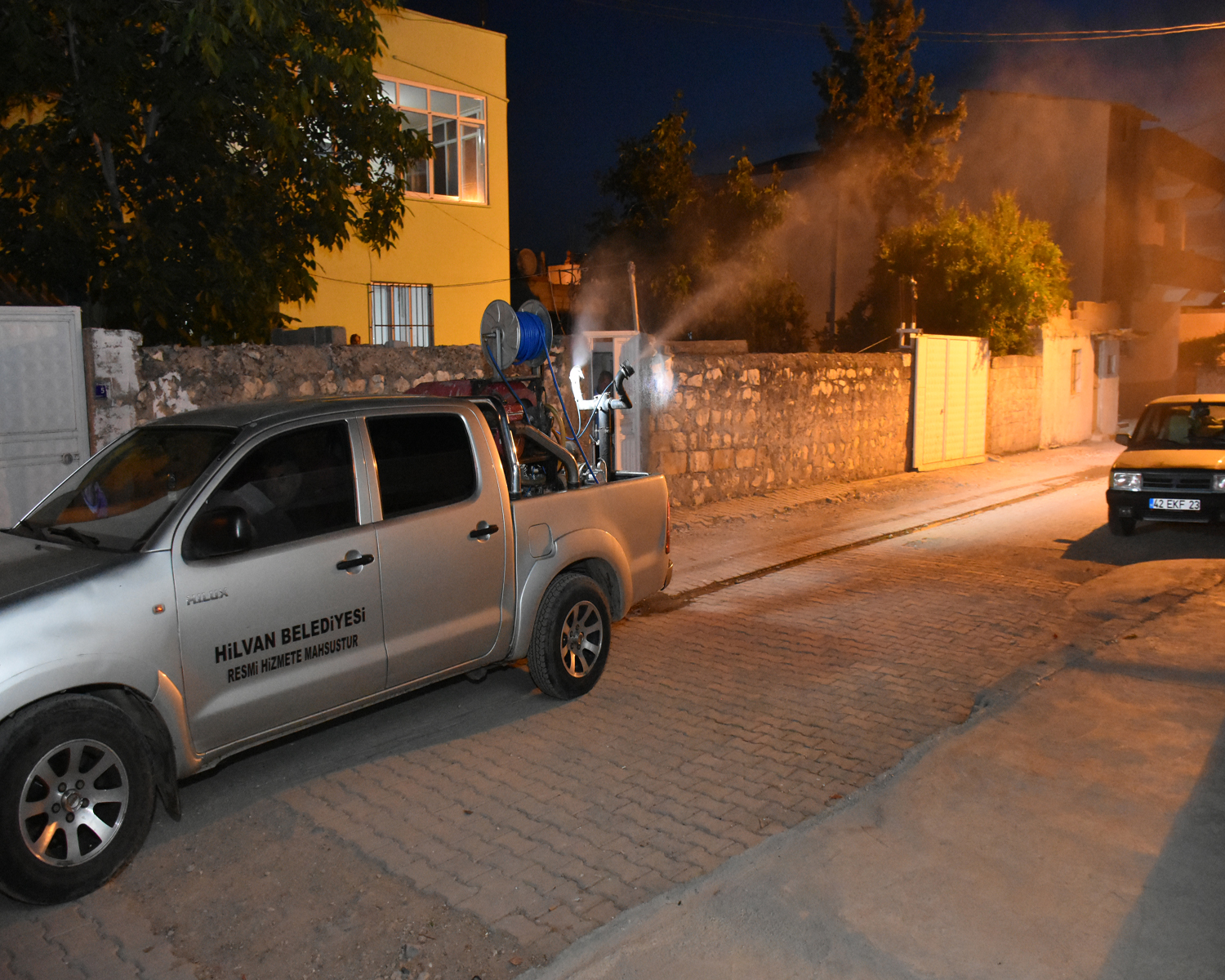 Hilvan’da Sivrisinek ve Karasinekle Mücadele Başladı