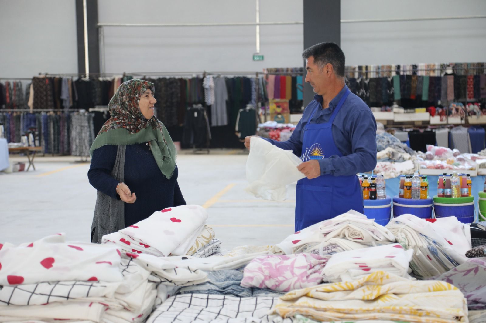 BÜYÜKŞEHİR BELEDİYESİ KALECİKKAPALI SEMT PAZARI HİZMETE AÇILDI