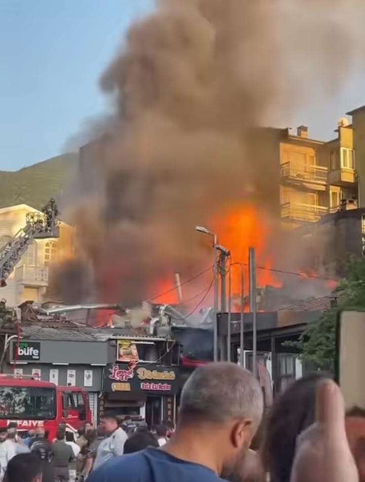 Bursa  Set Başında İş Yerinde Yangın