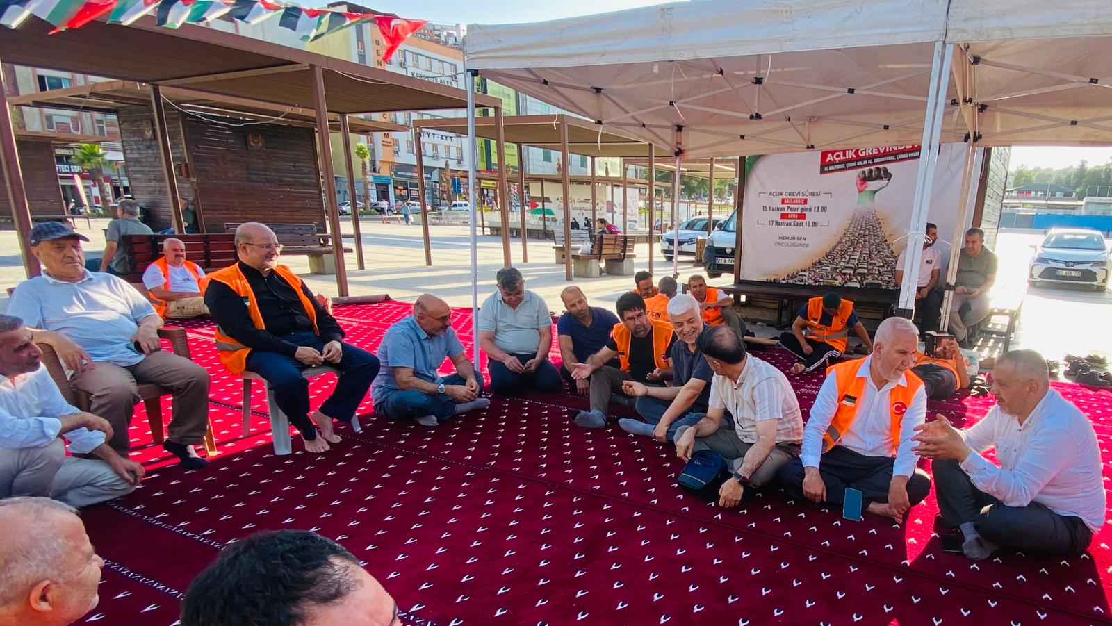 ŞANLIURFA’DA GAZZE’YE DESTEK İÇİN AÇLIK GREVİ  GAZZE AÇ, İNSANLIK SUSMA!